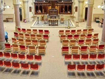 Chairs for worship: all you need to know image